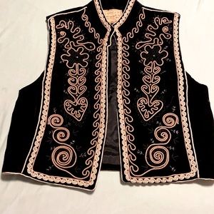 DOUBLE D RANCH WEAR black velvet vest Size L